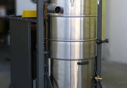 Aspirador industrial trifásico versión inox con bomba de reintegro liquidos